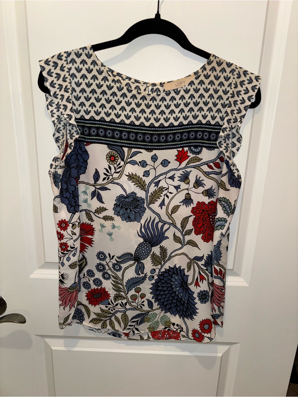 LOFT White Floral Ruffle Cap Sleeve Shell with Blue & Red Print